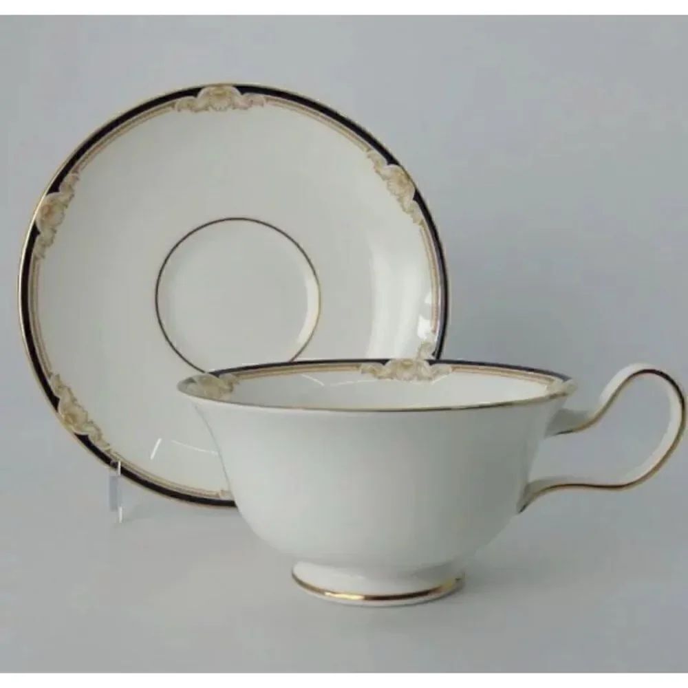 Wedgwood Cavendish Teacup Peony with Saucer / Excellent